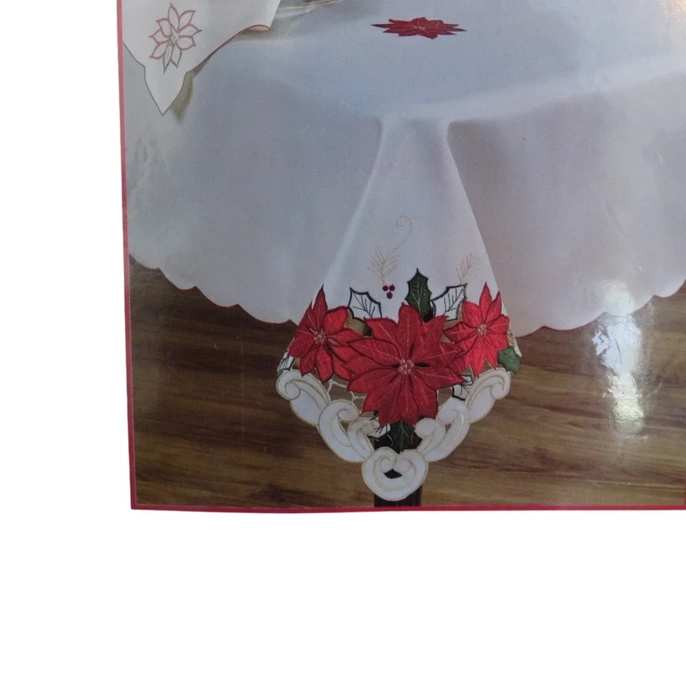 Home Wear Holiday Cutwork Poinsettia Trio Tablecloth‎ 60x84 Oblong Ivory Red NEW